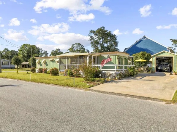 903 Seaside Dr., North Myrtle Beach, SC 29582