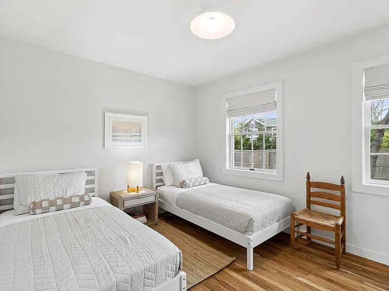 36 Floyd St — Photo 16