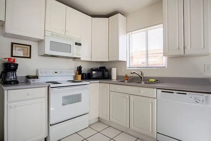 1111 N Camilla Blvd #1 — Photo 5