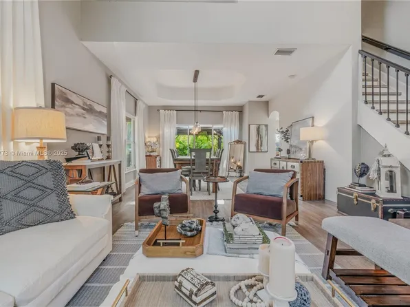 5926 NW 113th Pl, Doral, FL 33178