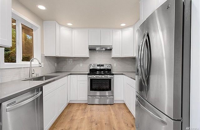 New Kitchen, New Tile and Cabinets