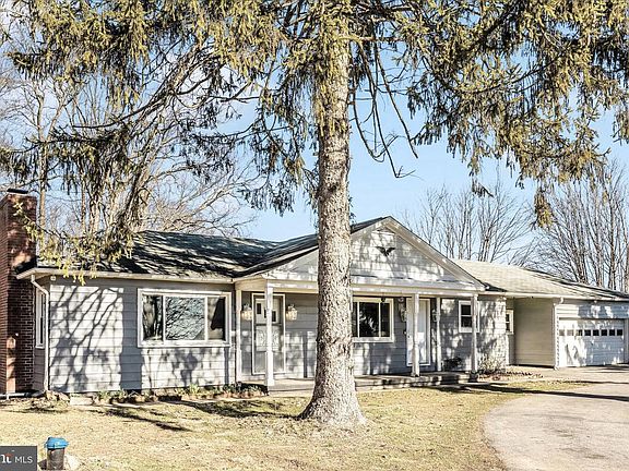 2nd image of 4814 Ridge Rd