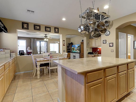 5th image of 2705 N 115th Dr