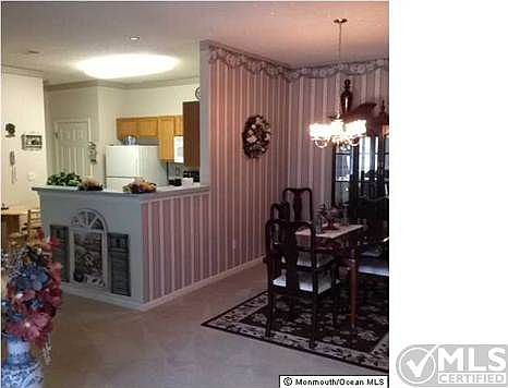 5th image of 17 Deerchase Ln