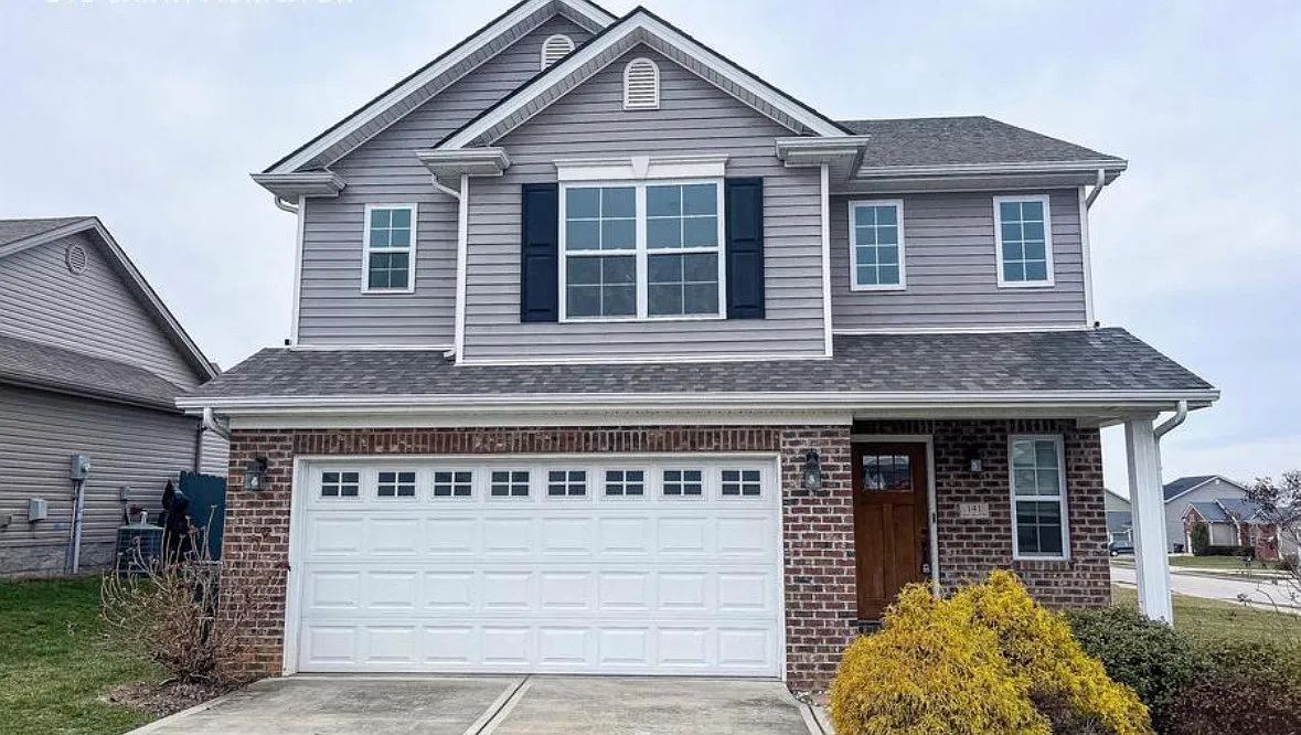 3 bed, 2.5 bath, 1715 sqft, $2,150 — Photo 1