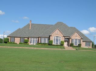 2107 Lakeshore Dr, Cleburne, TX 76033