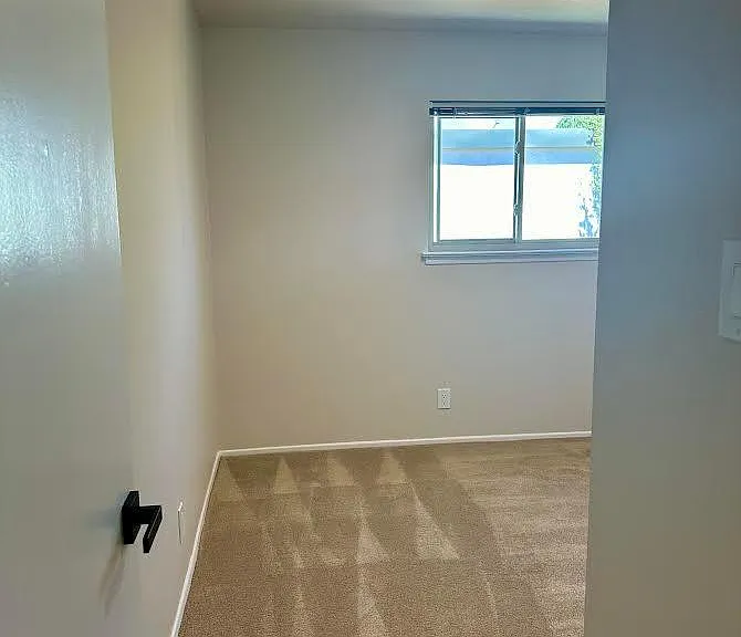4232 Trinity Pl NW — Photo 15