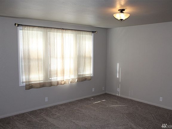 4th image of 418 Central Ave W