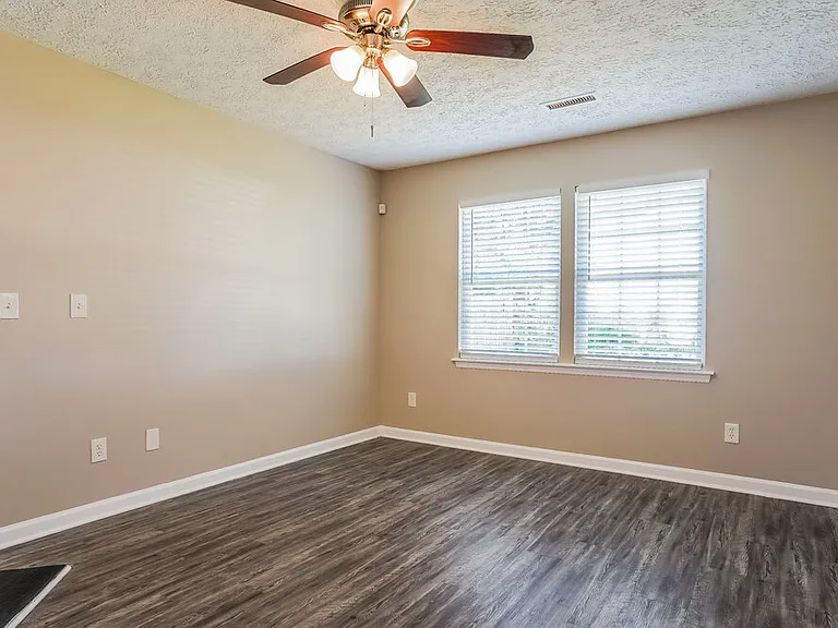 514 Laurens Way — Photo 14