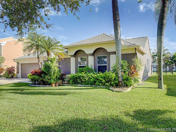 4th image of 10172 SW 55th Ln