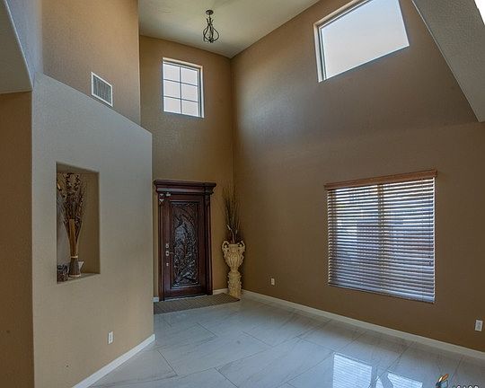5th image of 2465 A Zuniga Ct
