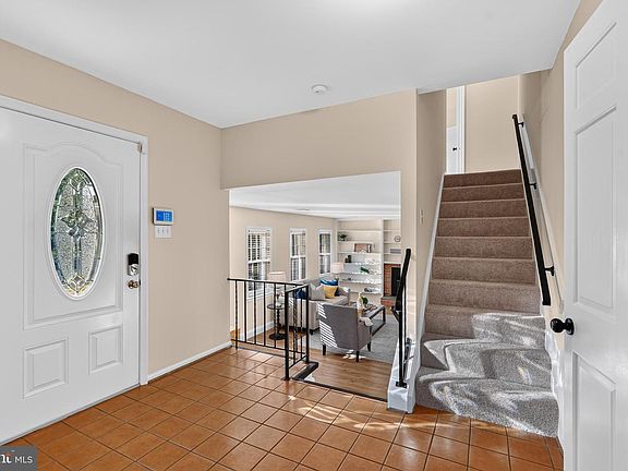 4th image of 11000 Lopa Ln