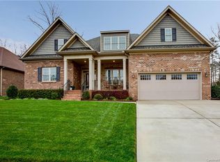4002 Stonehill Ln, Matthews, NC 28104