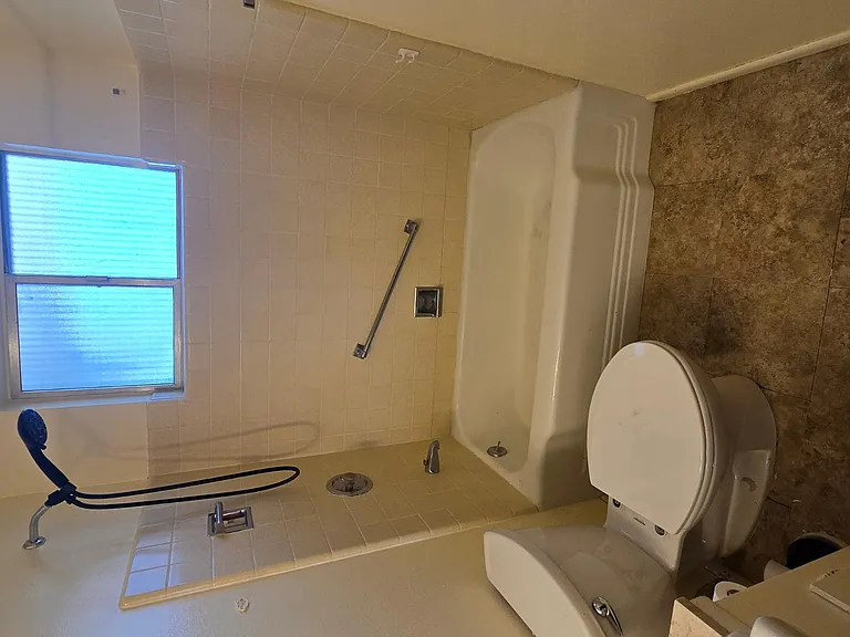 10806 N 110th Dr — Photo 19