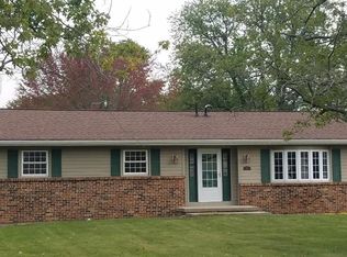 1811 McKinley Ave, Charleston, IL 61920