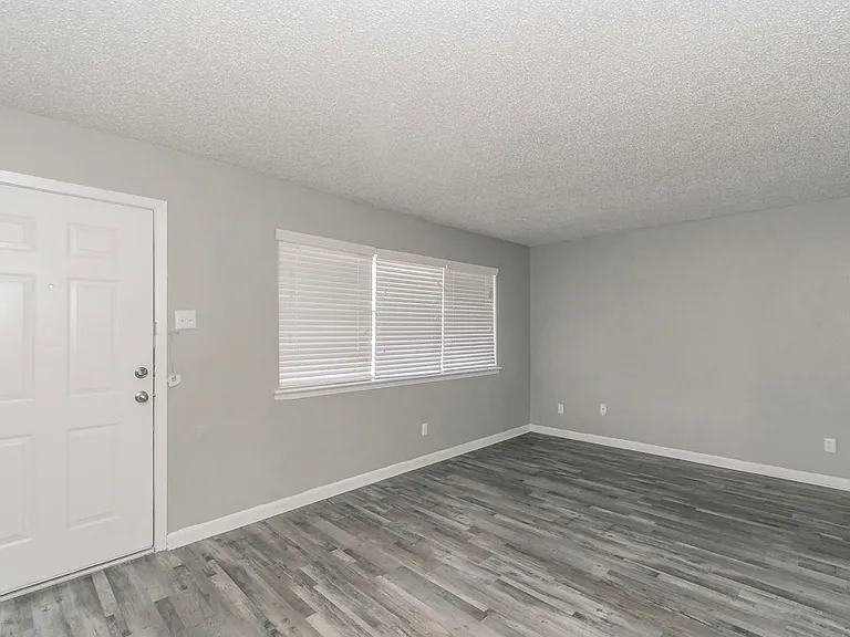 Sunset Height Apartments — Photo 11