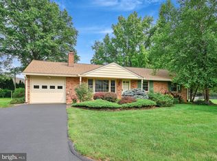 18 Pfautz Ave, Lititz, PA 17543