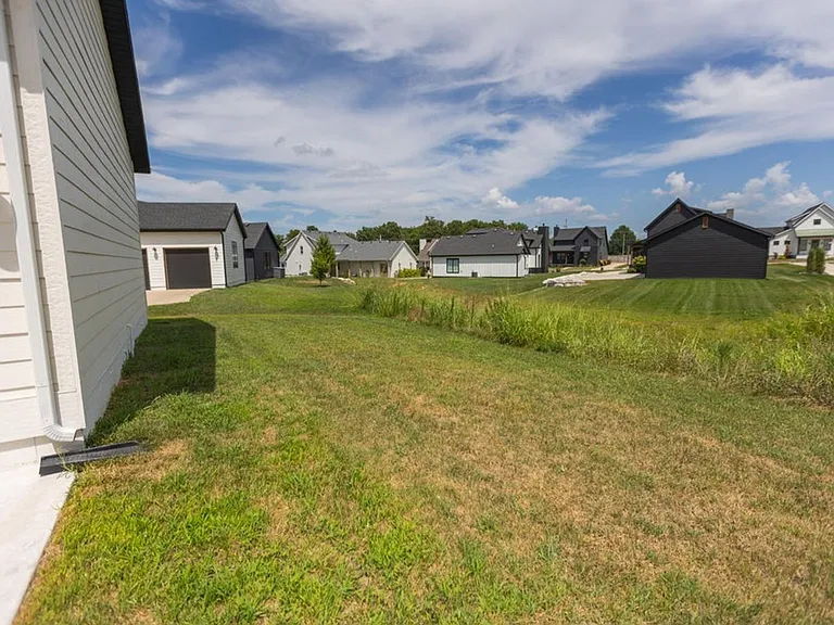 970 E Valley Trail Dr — Photo 36