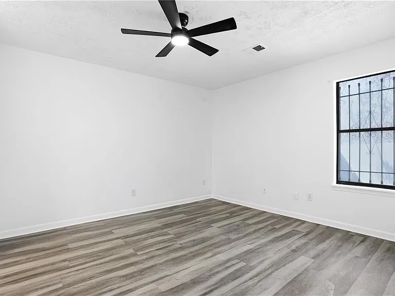 858 Ohara Dr — Photo 17