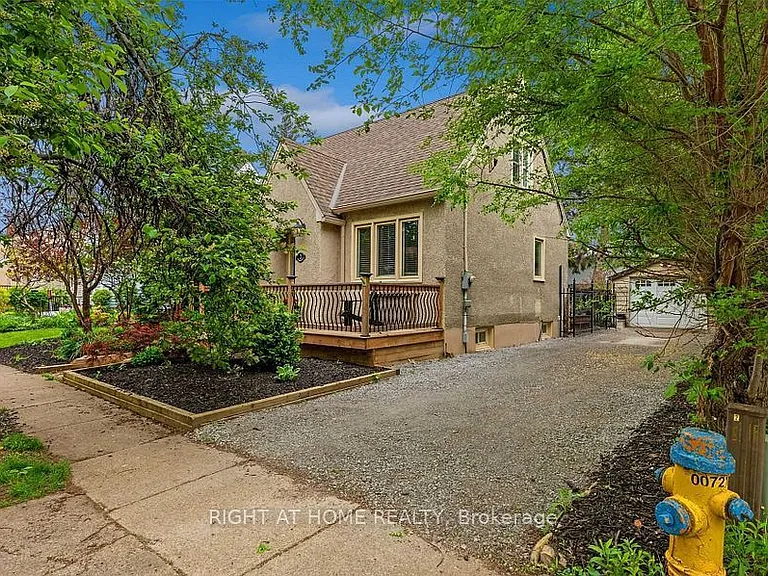 2 Columbia St — Photo 2