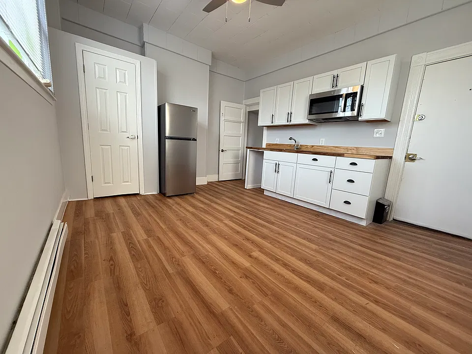 72 Bedford St #1