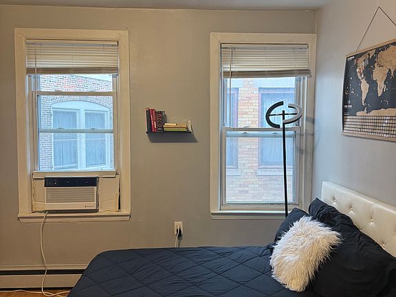 3rd image of 15 Noyes Pl #3
