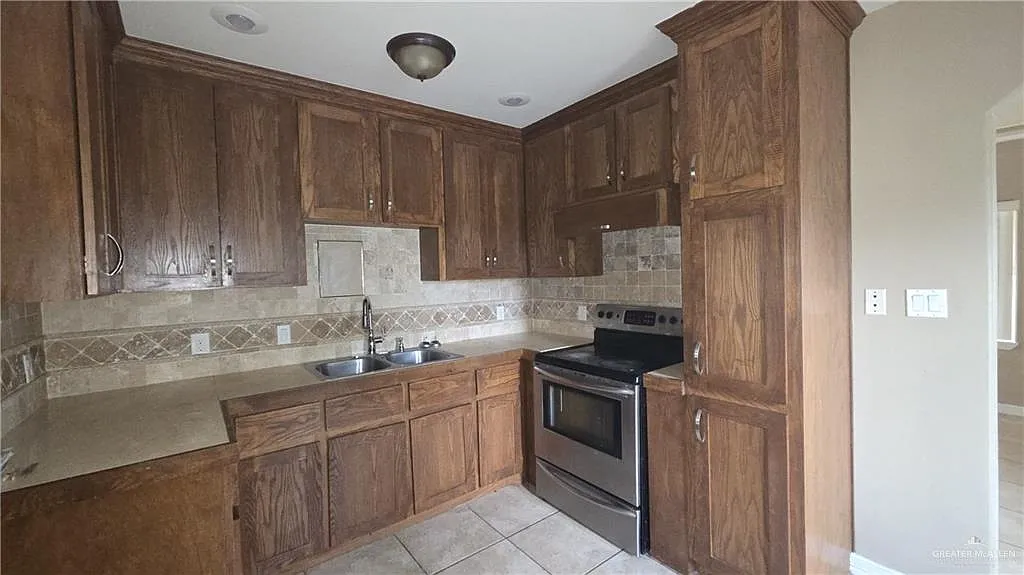 3 bed, 2.0 bath, 1200 sqft, $1,500 — Photo 3
