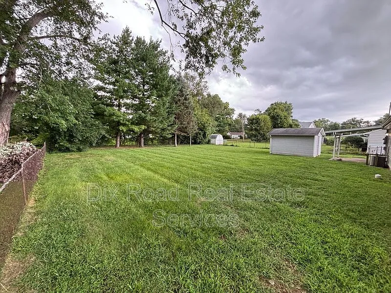 3 bed, 1.0 bath, 1300 sqft, $1,495 — Photo 4