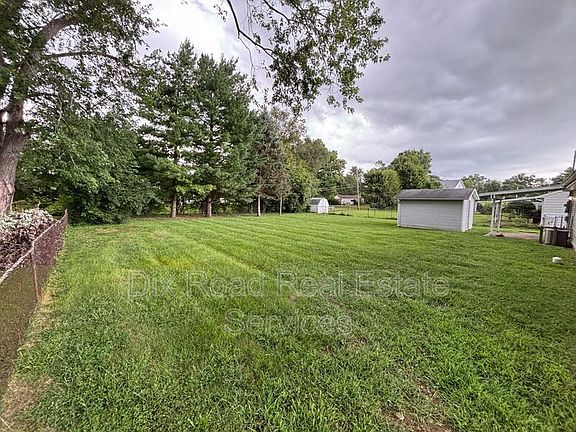 4th image of 272 Symmes Rd