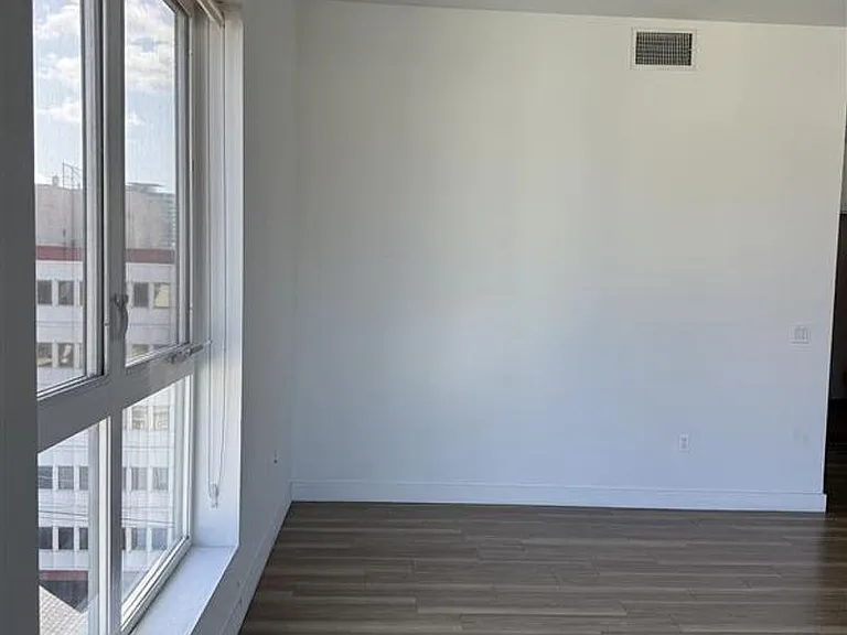 Maya Apartments at 535 Kingsley Dr in Los Angeles — Photo 79