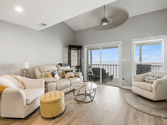4th image of 5539 Soundside Dr