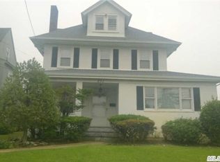 271 Pacific Ave, Lawrence, NY 11559