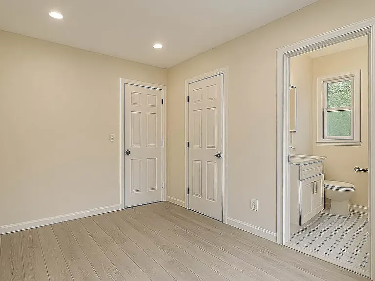 25-60 48th St #5 — Photo 6