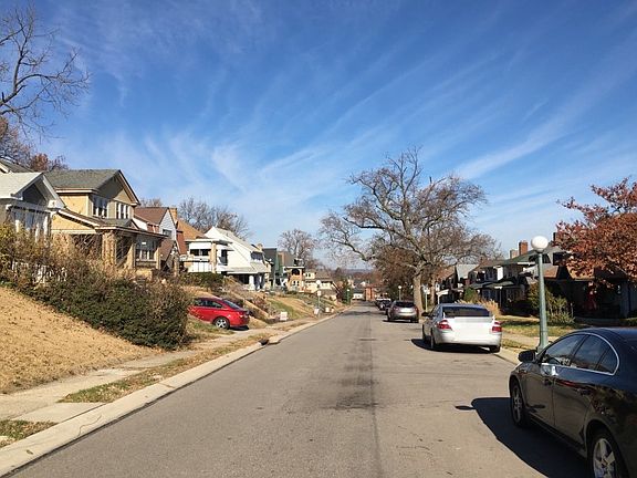 5th image of 3952 Warwick Ave