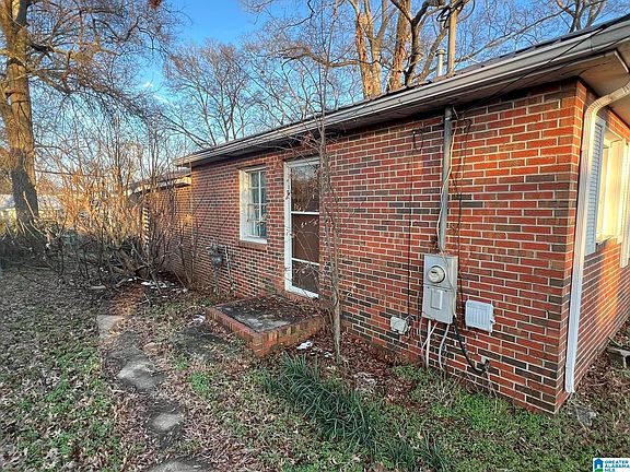 3rd image of 1225 Lakeside Dr
