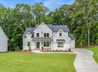 9110 Greenway Ct, Gainesville, GA 30506