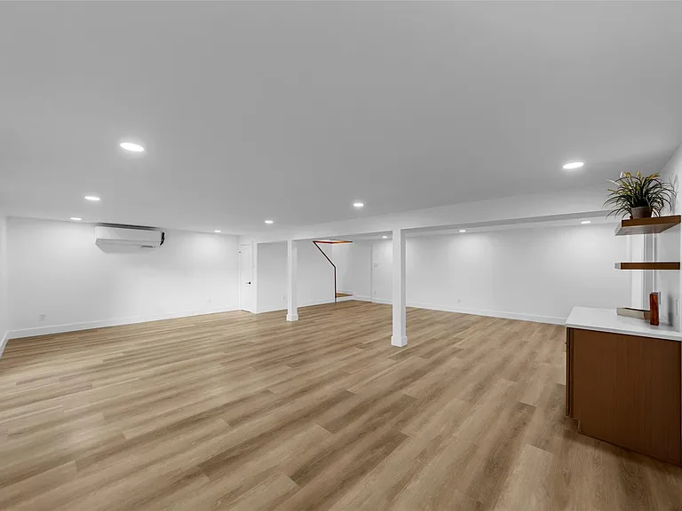 7041 Freemont St — Photo 20