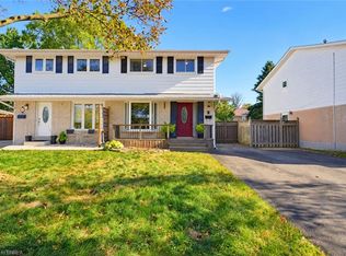 9 Onslow Ct, Oakville, ON L6H1J1