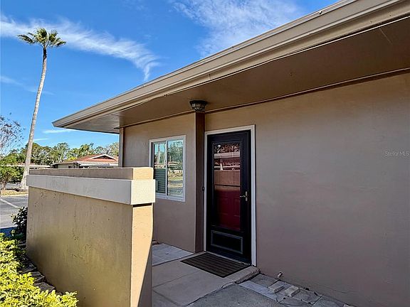 2nd image of 2284 Oak Neck Rd APT F