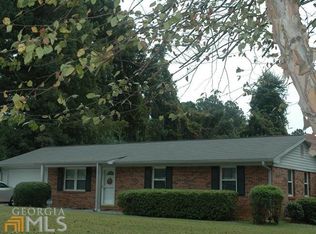 12 Silverwood Dr, Newnan, GA 30265