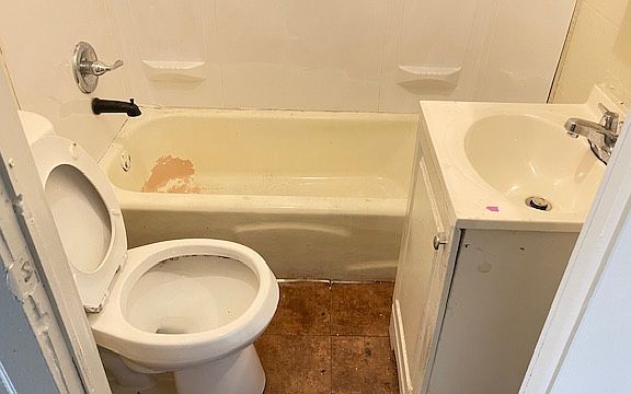 4th image of 1731 S 18th St Floor 1