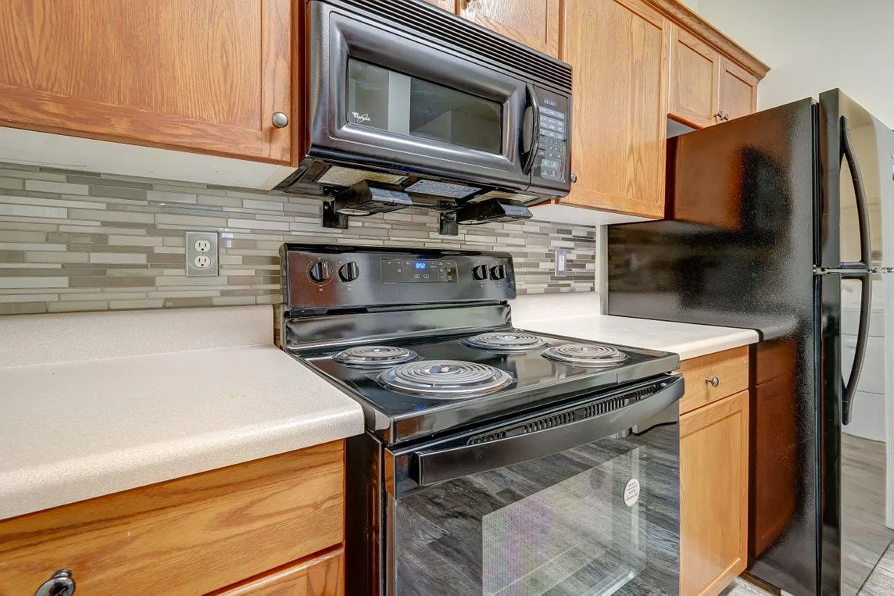 Webster Green Apartment Homes — Photo 4