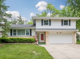 507 S Yale Ave, Villa Park, IL 60181