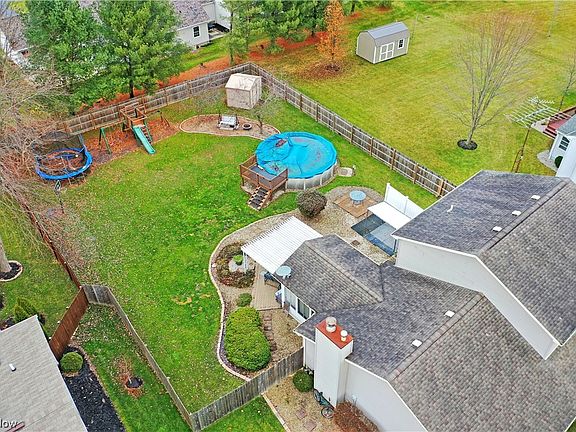 5th image of 210 Aspen Dr NW