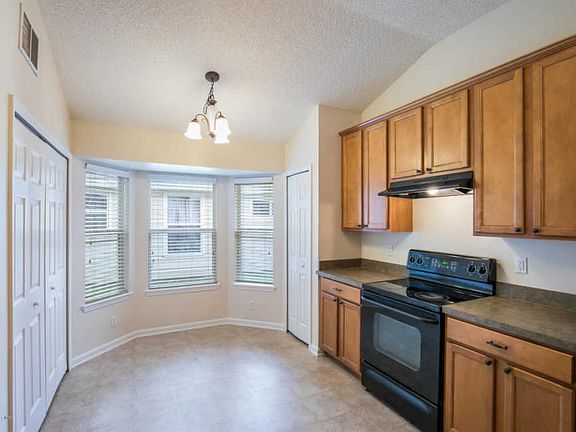 3rd image of 6699 Morse Glen Ln