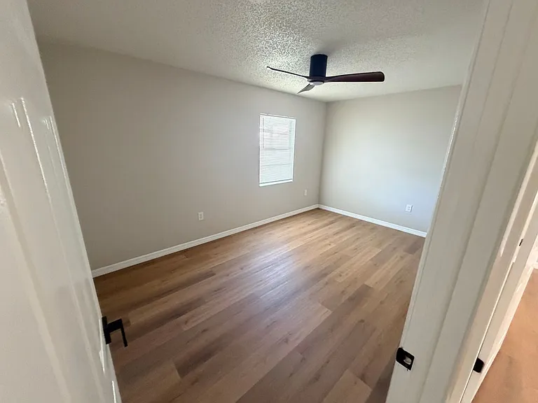 8425 Omega Ln — Photo 14