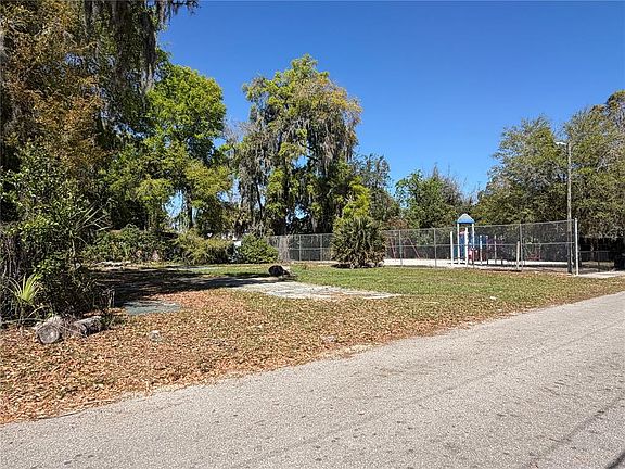 4th image of 402 SW 7th Pl Lot 7