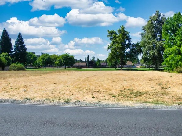 102 Saint Andrews Rd, Valley Springs, CA 95252