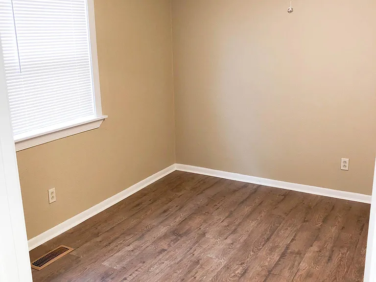 9405 Lew Cir #B — Photo 18