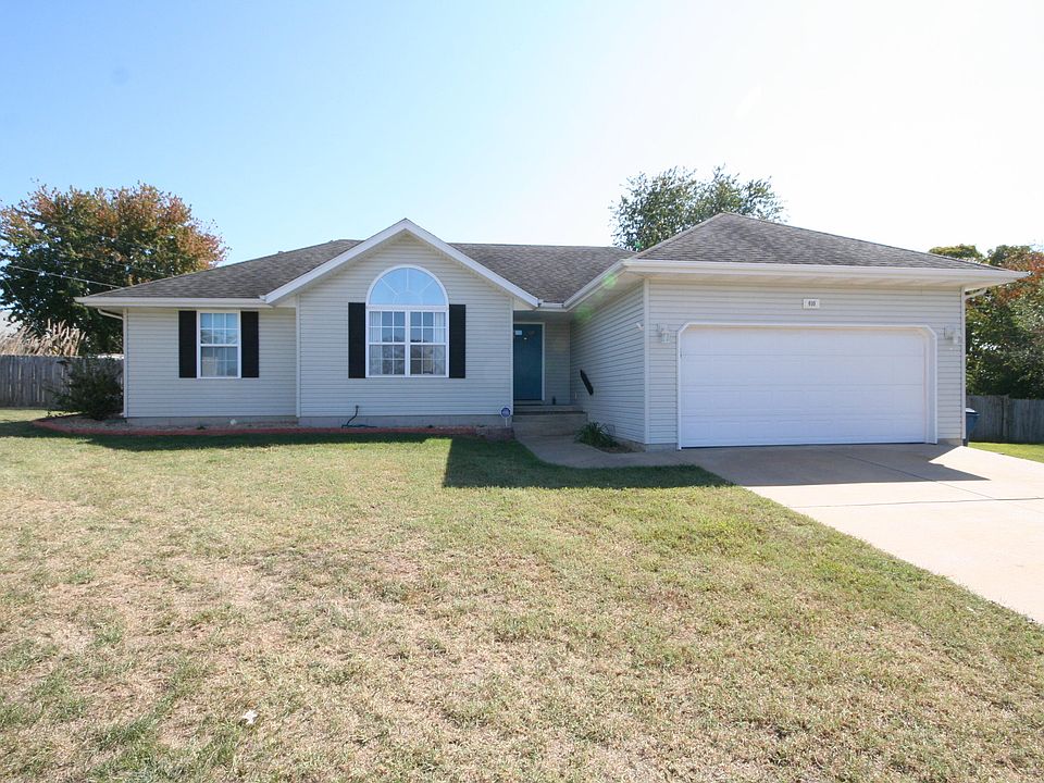 1st image of 610 S Ashwood Ct